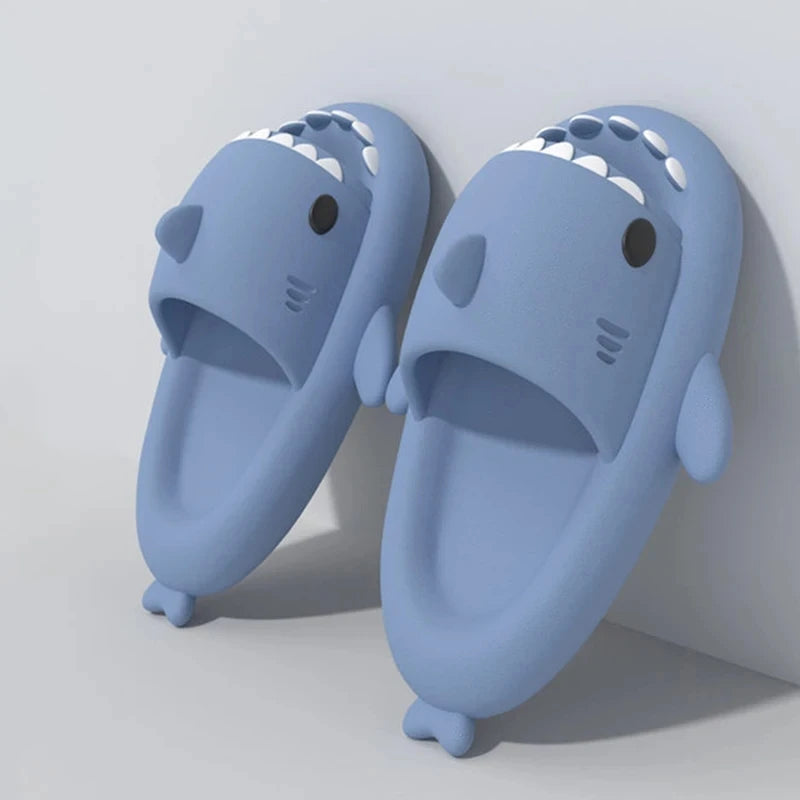 Nuove Shark Slides 2024 - Pantofole Casual per Donna, Uomo e Bambini, Ideali per Casa, Bagno, Spiaggia e Uso all'Aperto